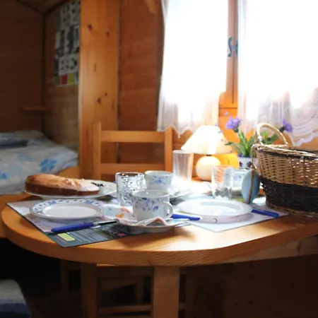 Prázdninový dům Charming Caravan Near Hamois With Garden *
