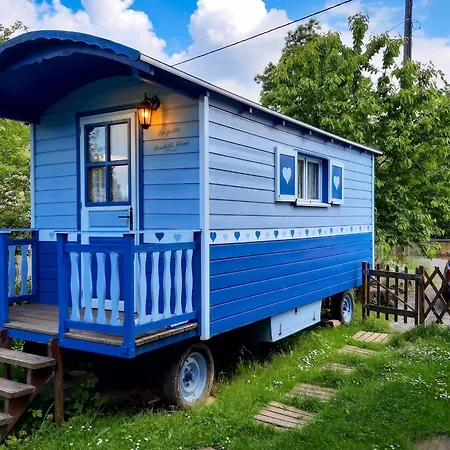 Charming Caravan Near Hamois With Garden *