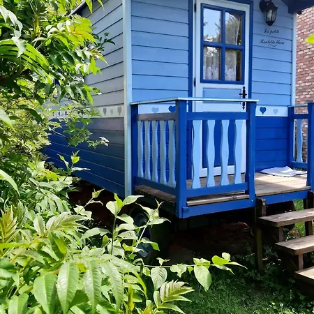 Charming Caravan Near Hamois With Garden Prázdninový dům