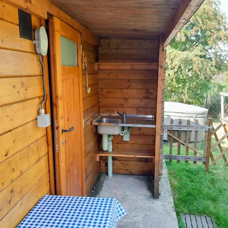 Prázdninový dům Charming Caravan Near Hamois With Garden *