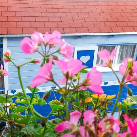 Charming Caravan Near Hamois With Garden Prázdninový dům *