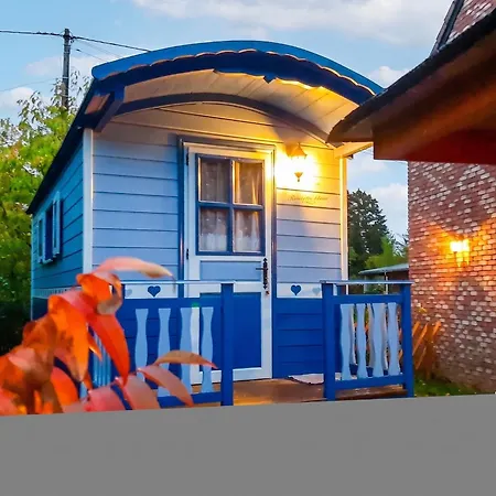 Prázdninový dům Charming Caravan Near Hamois With Garden *